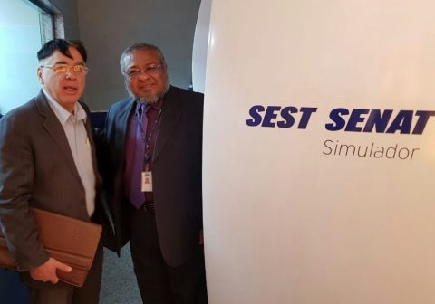 Presidente do SINEAA visita Simulador de Direção no SEST/SENAT.