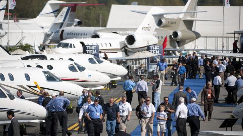 Maior feira de aviação de negócios do mundo acontece neste mês nos EUA.