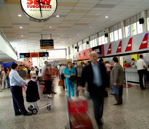 Pontualidade em aeroportos brasileiros é reconhecida no exterior.