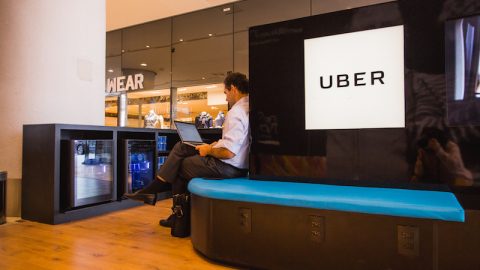 Infraero vai retirar anúncios da Uber do aeroporto.