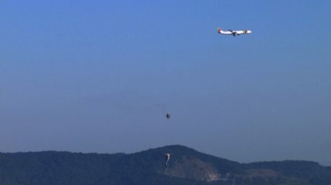 Após drone, balões ameaçam aviões perto do aeroporto de Cumbica, em SP.