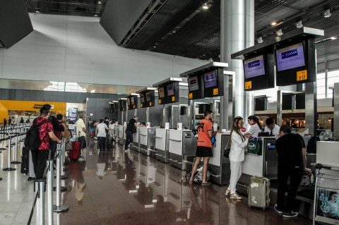 Fatia da Infraero em três aeroportos será vendida.