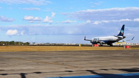 Ministro dos Transportes anuncia obras de ampliação no aeroporto de Uberlândia.