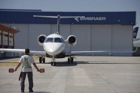 Boeing comprará negócio de aviação comercial da Embraer por US$ 3,8 bi