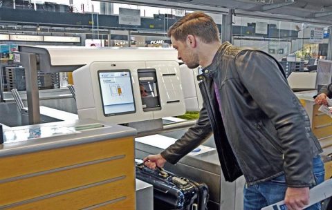 RIOgaleão é o primeiro aeroporto a utilizar sistema de autoatendimento para despacho de bagagens no Brasil.