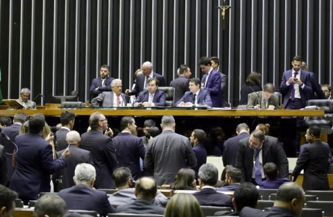 Câmara dos Deputados aprova projeto de participação de capital estrangeiro em Cias Aéreas.