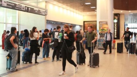 Aeroportos do Brasil receberam mais de 10 milhões de passageiros em outubro, diz Anac